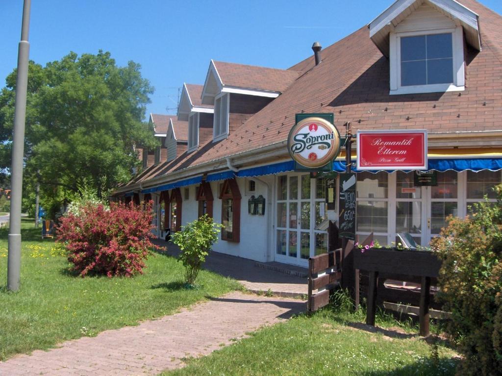 罗曼蒂克艾斯帕泽欧营地酒店 Bük 外观 照片